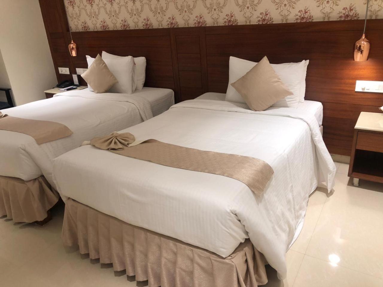 Hotel The Plaza Hyderabad Exterior foto