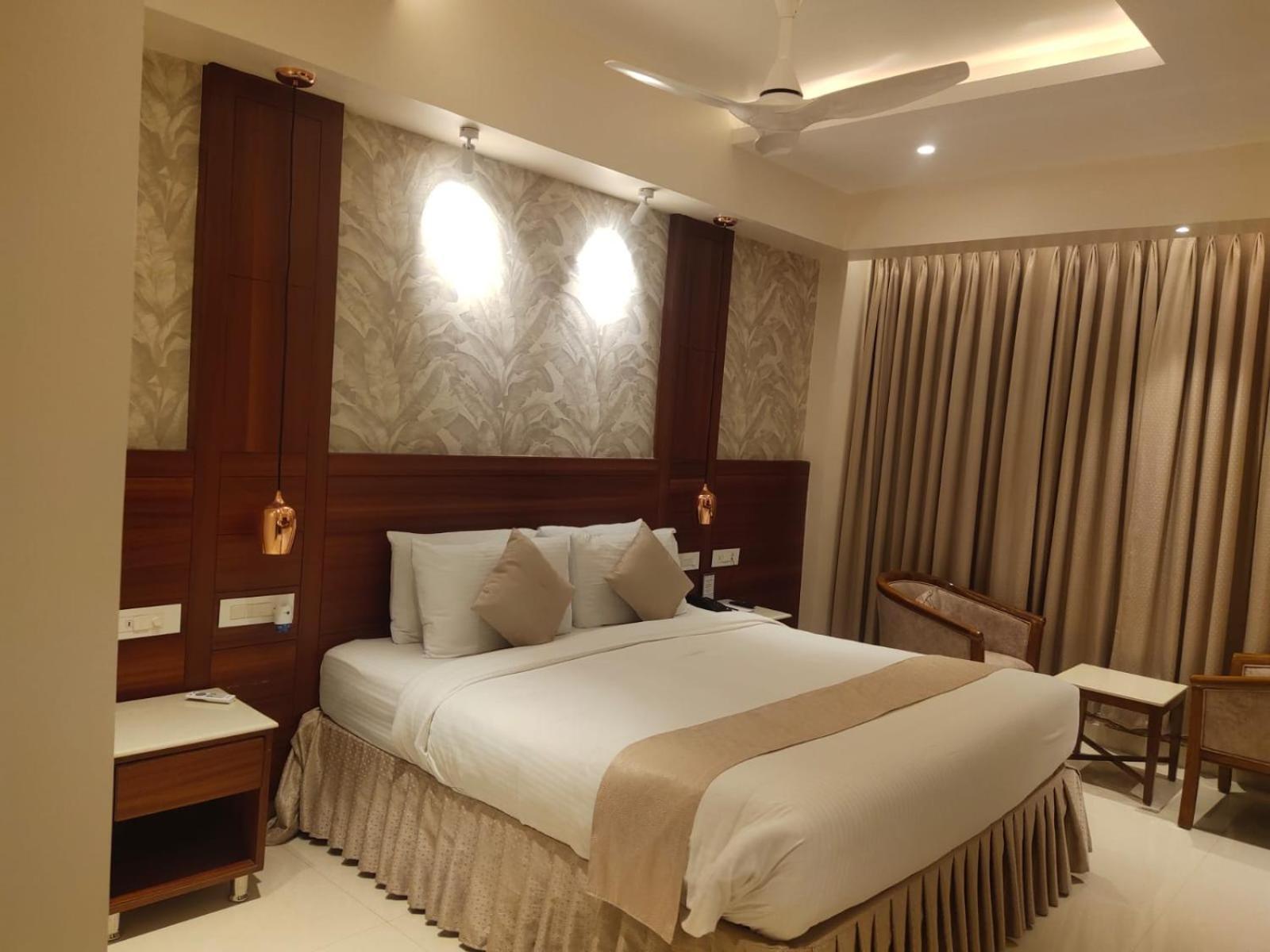 Hotel The Plaza Hyderabad Exterior foto