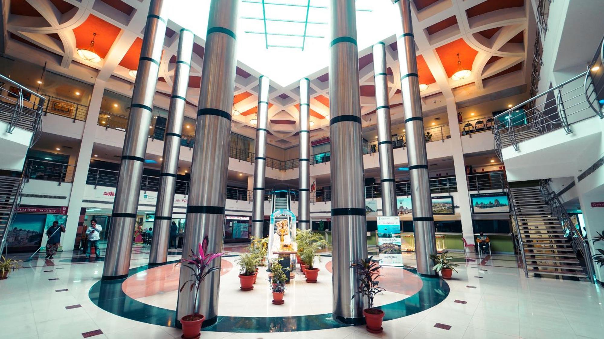 Hotel The Plaza Hyderabad Exterior foto